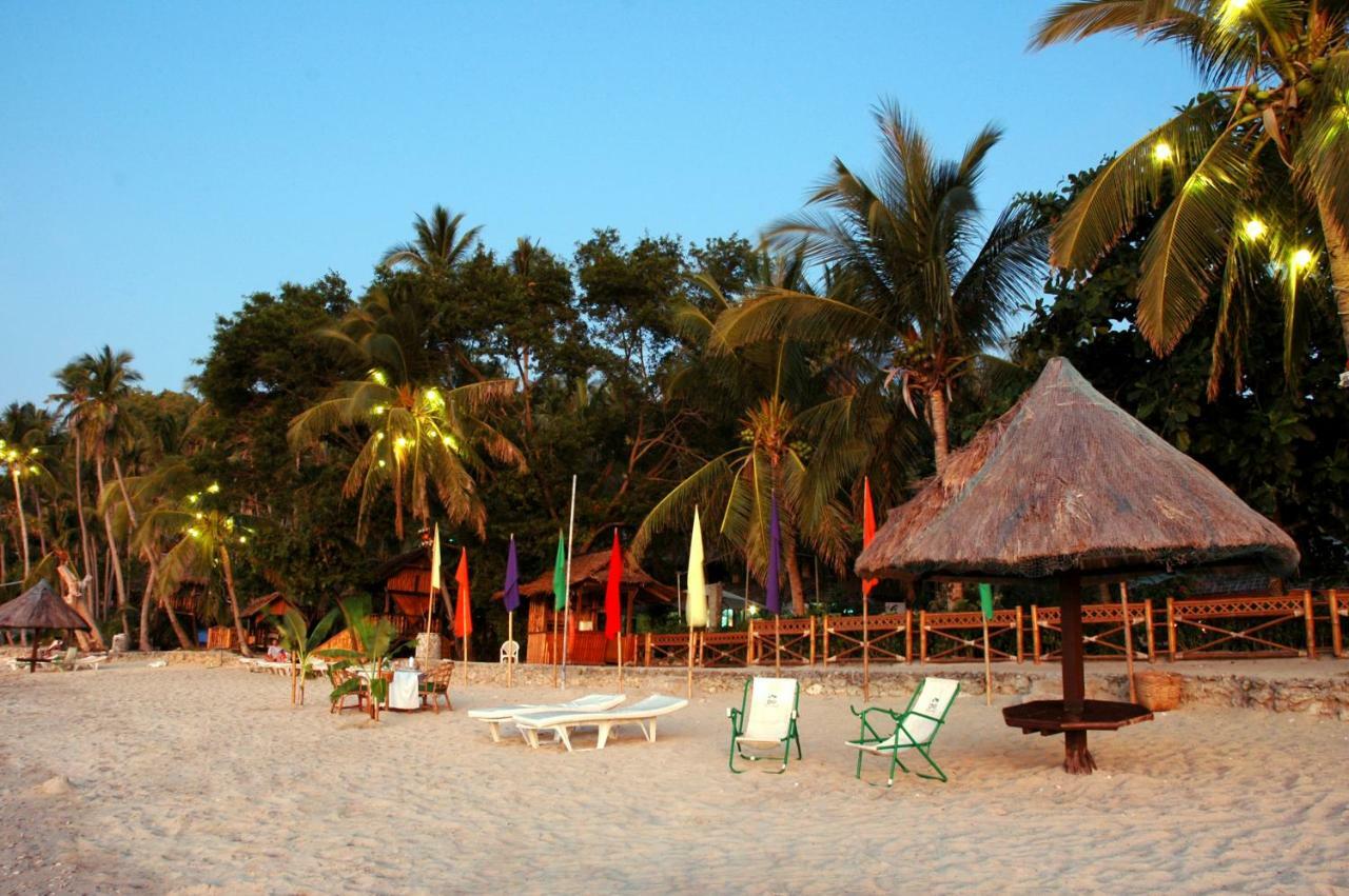Coco Beach Island Resort Puerto Galera Esterno foto